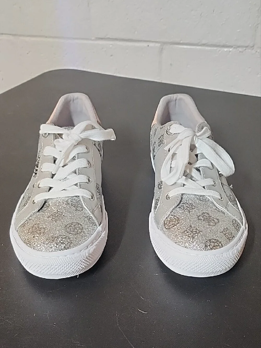 Guess Lovin3 Women’s Silver Glitter Low-Top Sneakers